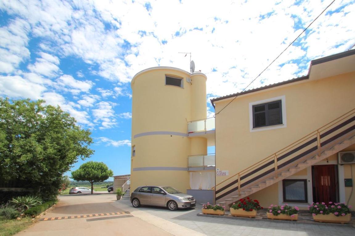 Silos Mare Apartment Novigrad  Exterior photo